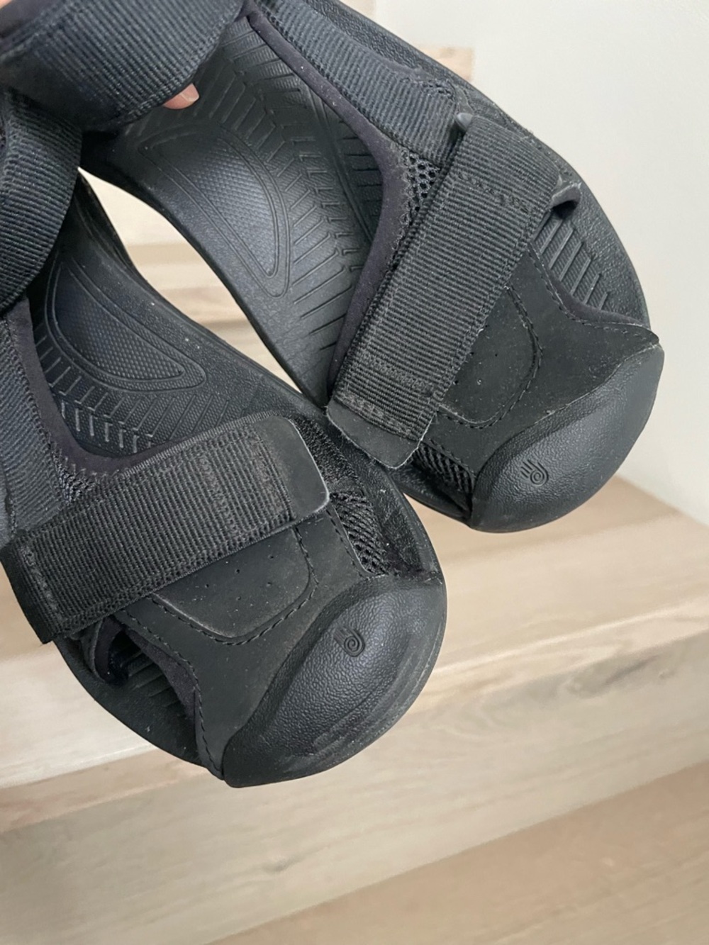 Teva Hurricane Toe Pro 2 Sandals Size 7 in Black - Picture 8 of 9